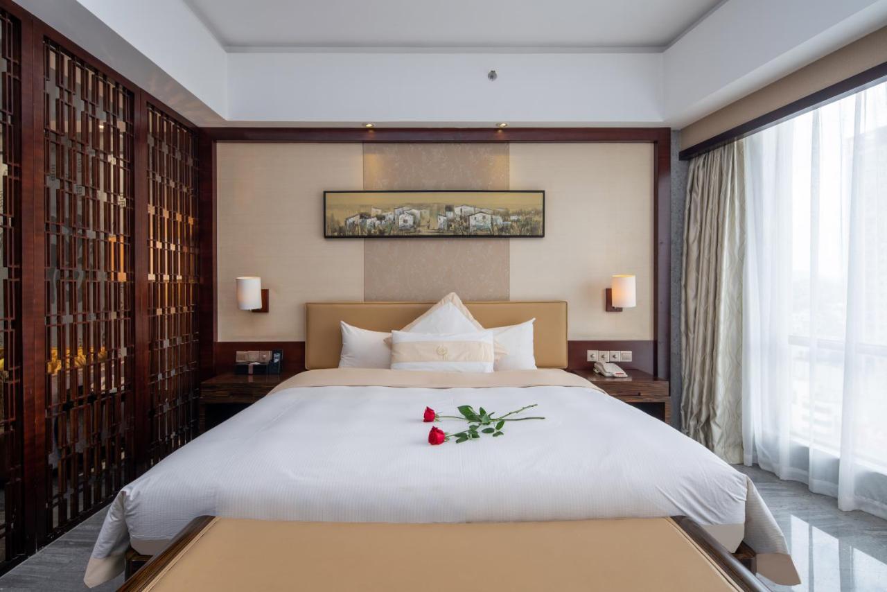 King Royal Hotel Yunfu Luaran gambar